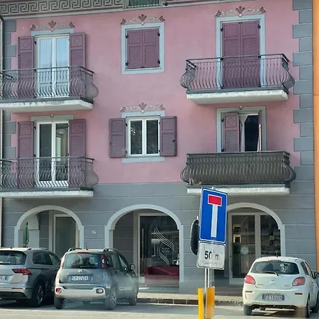 Piazza Mercato Cares